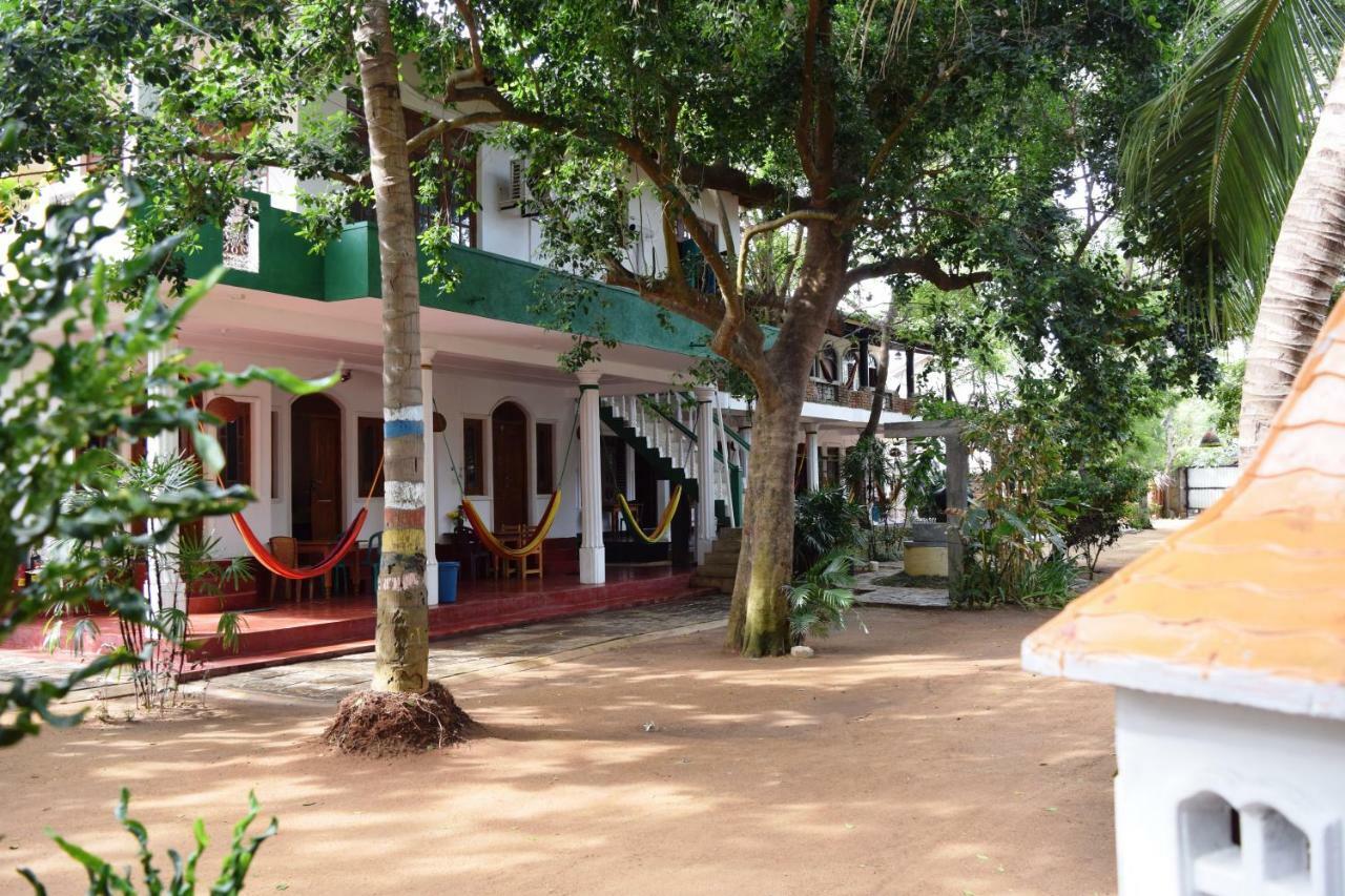 Rupa'S Hotel Baie d'Arugam Extérieur photo